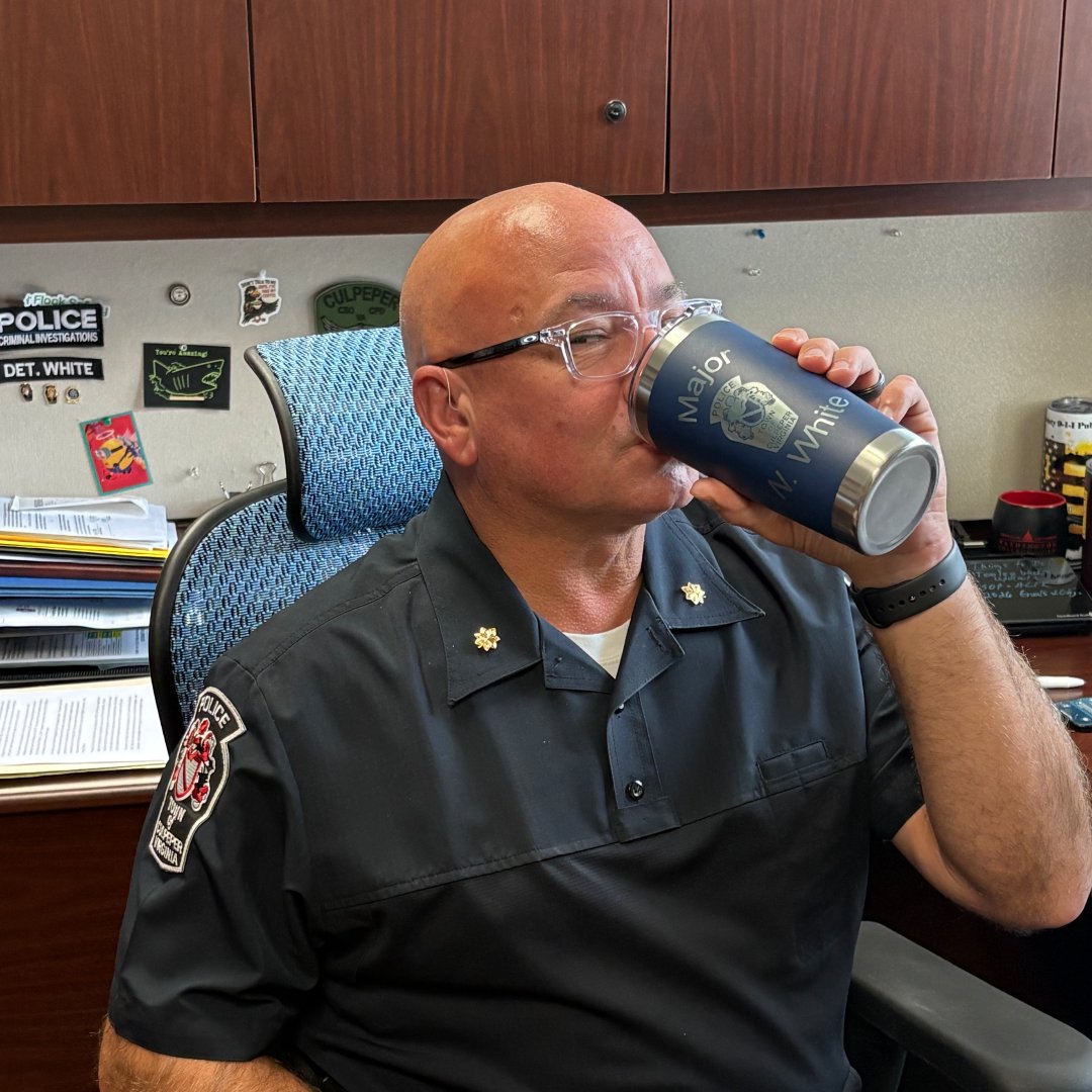 CulpeperPD's tweet photo. Caught our Major celebrating #NationalCoffeeDay at 3 p.m.
#Culpeper #CoffeeIsLife https://t.co/fdG16kUSE5