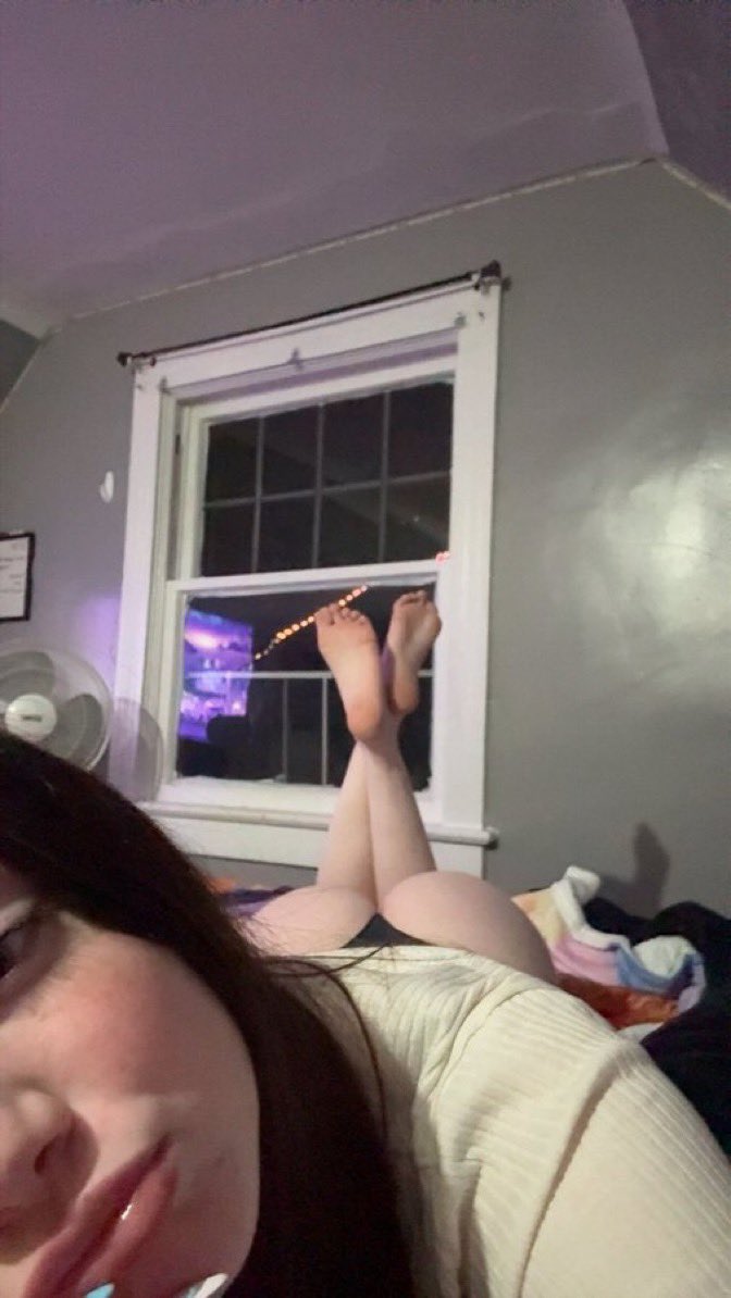 spoiilelena44's tweet photo. Would you become a sissy for mommy?🍑😈

Approach for video call session 😈 

drain Findom femdom feet foot fetish worship session pegging cashcow ForcedBi assworship HumanATM whalesub finsub humiliation cuck sissy sph cbt joi cei bully ballbusting https://t.co/tcJIHHB4h2