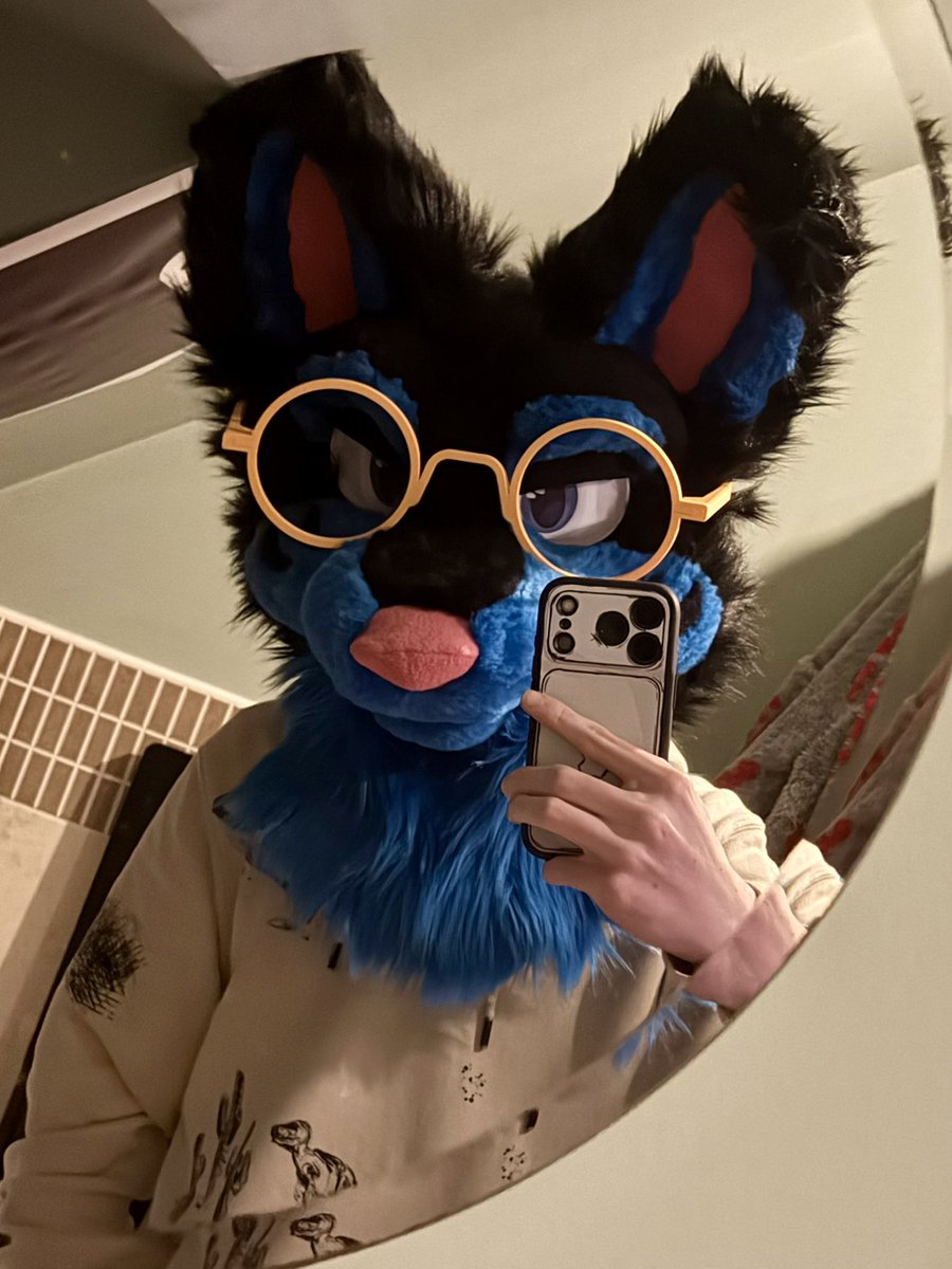 ArloLynx's tweet photo. 3d printed some glasses! https://t.co/7b9kDzy3E4
