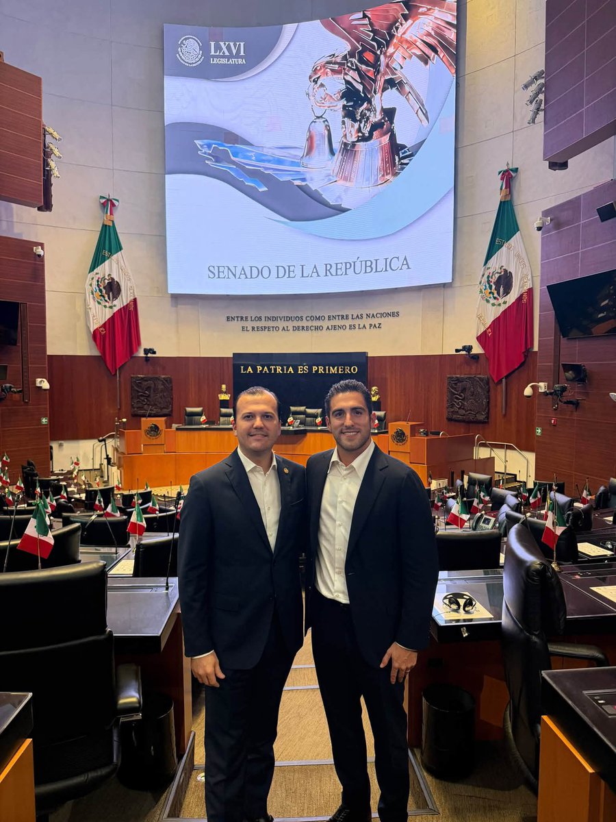 GinoSeguraV's tweet photo. La Coordinación Estatal requiere hoy de todo mi tiempo y compromiso. Estuve en el @senadomexicano para cerrar una etapa muy importante de mi vida y agradecer a quienes me acompañaron en este camino.

Al coordinador @NachoMierV gracias por su respaldo y por ser un gran aliado de Quintana Roo. Y a mi amigo, el senador Paco Carrillo, todo mi reconocimiento: a partir de ahora será él quien dé continuidad al trabajo que comenzamos hace dos años, con la misma responsabilidad y compromiso con nuestro estado.