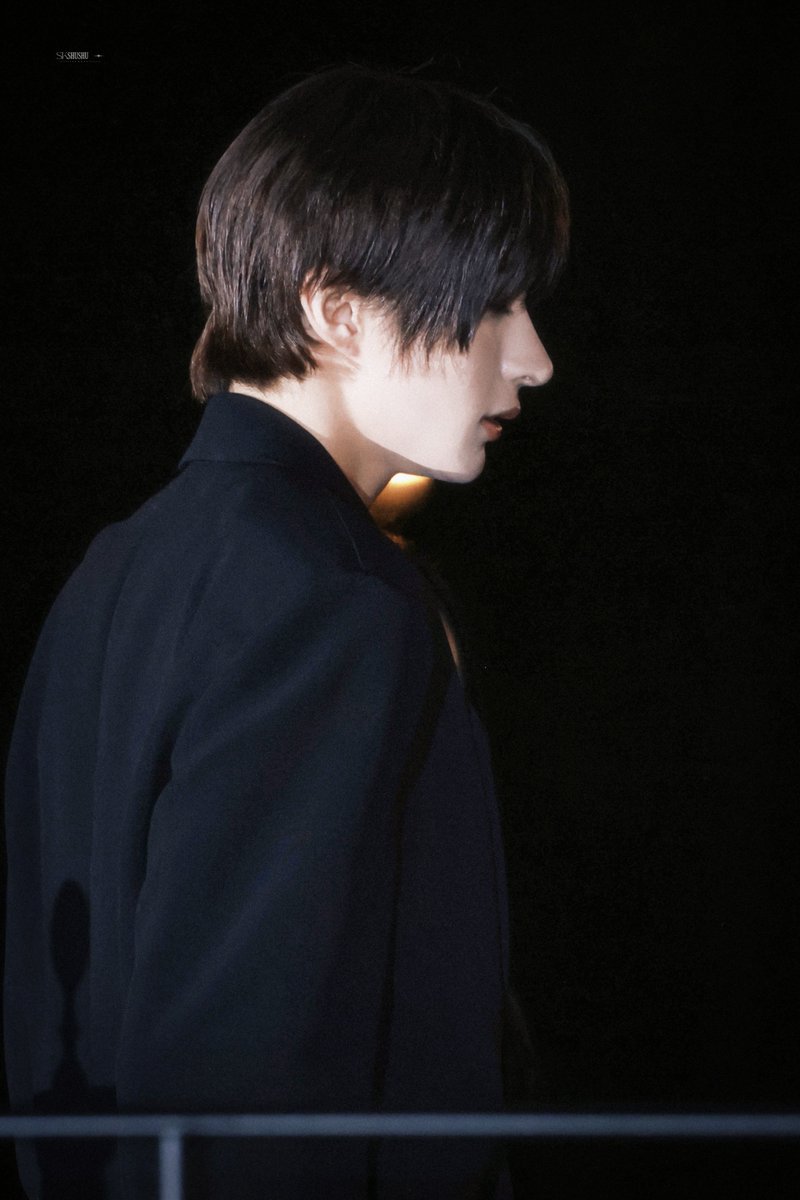 SK_shushumax's tweet photo. 260929 🖤🖤🖤

#ANTONxSaintLaurent 
#ANTONxSaintLaurentSS27
#ANTON #RIIZE #찬영 #앤톤 https://t.co/7gN5dwLtA0
