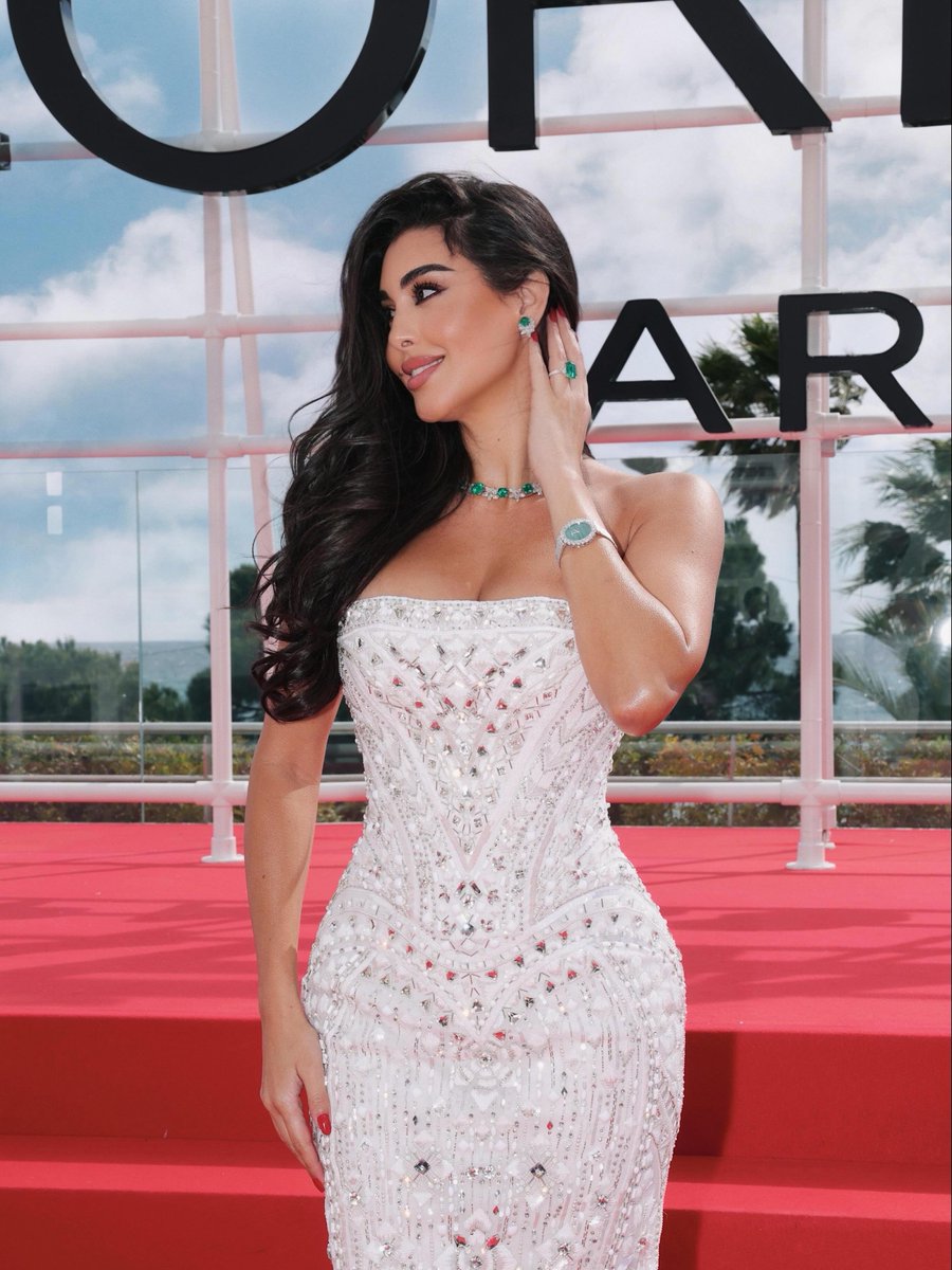 yasmineholic's tweet photo. #TB Swan 🦢 
#yasminesabri @yasminesabri https://t.co/BzIjauzlCS