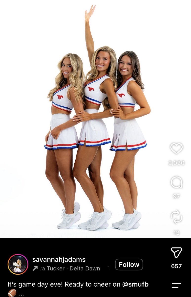 girlsniper18's tweet photo. SMU cheer is the most classy https://t.co/SLwrlGFM6p