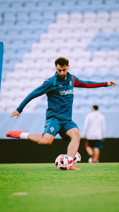 Maxnited's tweet photo. Bruno Fernandes on Instagram: “MD-2 ⚽️” 🇵🇹 #MUFC https://t.co/EA2NzC7Kn0
