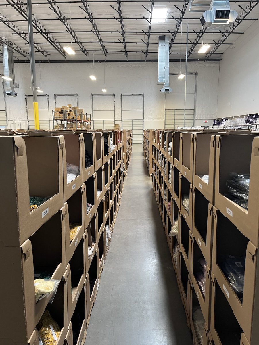prempack's tweet photo. September's ending. Peak season isn't.

As orders climb, warehouse space gets tight and pick times drag. Our Warehouse Solutions help you get more out of the space you already have, so you stay organized as volume grows.

https://t.co/TLfYXTCBtx https://t.co/auyxcbZrf6