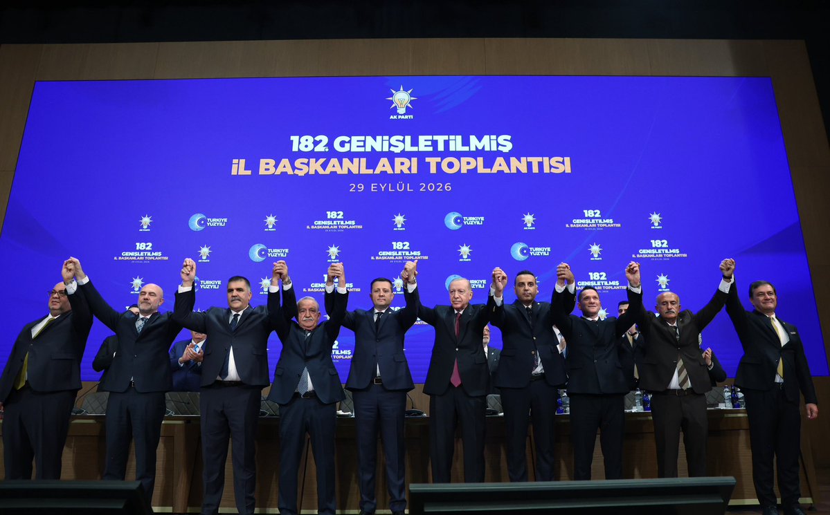 abuyukgumus's tweet photo. Genel Başkanımız ve Cumhurbaşkanımız Sayın @RTErdogan’ın başkanlığında 182. Genişletilmiş İl Başkanları Toplantımızı gerçekleştirdik.

Toplantımızda, AK Parti ailemize katılan Çerkezköy Belediye Başkanımız Sayın Vahap Akay, Çiğli Belediye Başkanımız Sayın Onur Emrah Yıldız, Dulkadiroğlu Belediye Başkanımız Sayın Mehmet Akpınar, Türkoğlu Belediye Başkanımız Sayın Mehmet Karaca, Elmalı Belediye Başkanımız Sayın Halil Öztürk, Palu Belediye Başkanımız Sayın Muhammet Septioğlu, Şenkaya Belediye Başkanımız Sayın Görbil Özcan, Marmara Belediye Başkanımız Sayın Aydın Dinçer ve Koyulhisar Belediye Başkanımız Sayın Bora Karakullukçu’ya rozetleri takdim edildi.

Milletimize hizmet yolunda büyüyen AK Parti ailemizle, Türkiye Yüzyılı hedeflerimiz istikametinde çalışmaya devam edeceğiz.