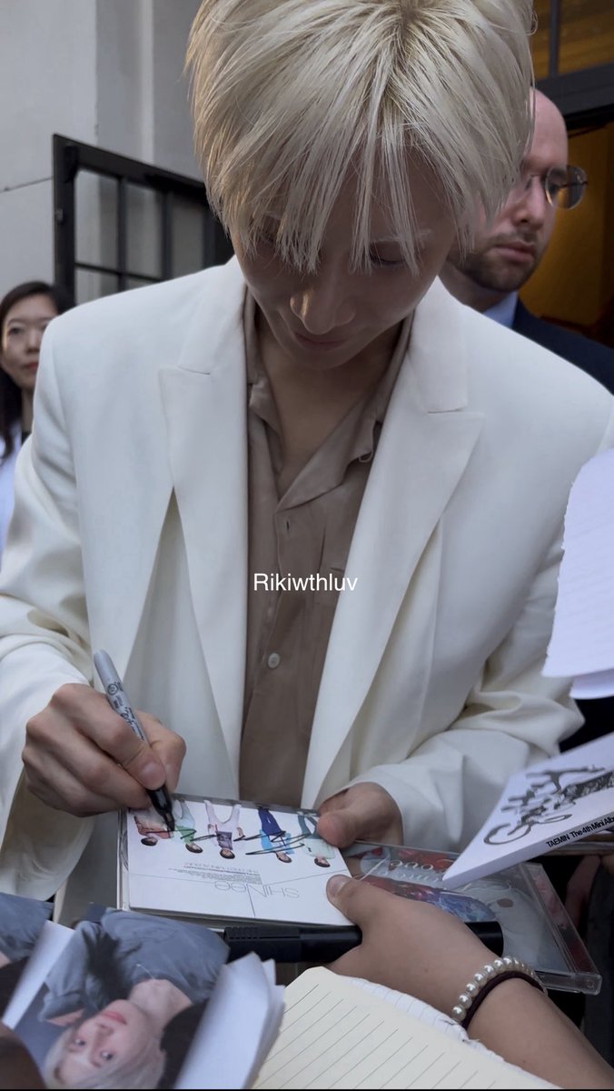 luvkimgy's tweet photo. He was jolly asf i love him 

260929 taemin maison margiela ss27
#TAEMIN #태민 #テミン #TAEMINxMaisonMargiela https://t.co/IrONMwD9Dy