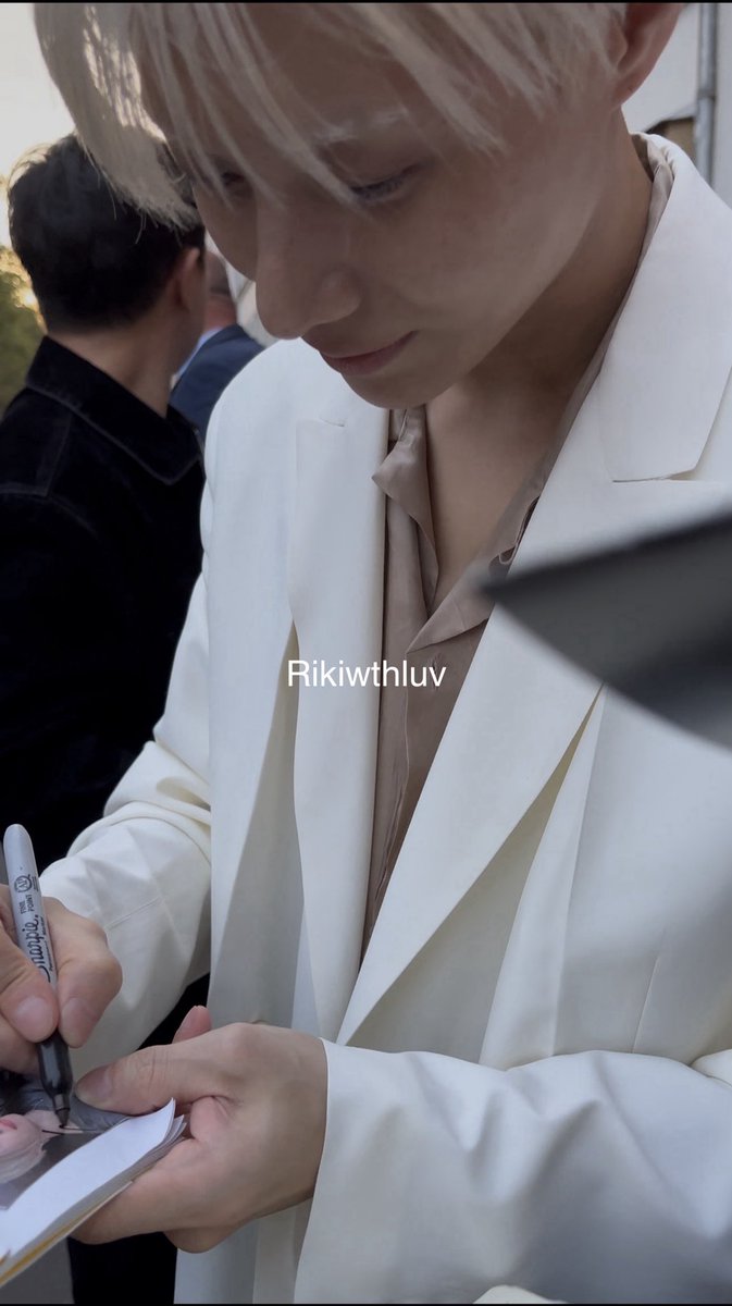 luvkimgy's tweet photo. He was jolly asf i love him 

260929 taemin maison margiela ss27
#TAEMIN #태민 #テミン #TAEMINxMaisonMargiela https://t.co/IrONMwD9Dy
