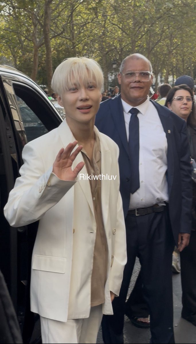luvkimgy's tweet photo. He was jolly asf i love him 

260929 taemin maison margiela ss27
#TAEMIN #태민 #テミン #TAEMINxMaisonMargiela https://t.co/IrONMwD9Dy