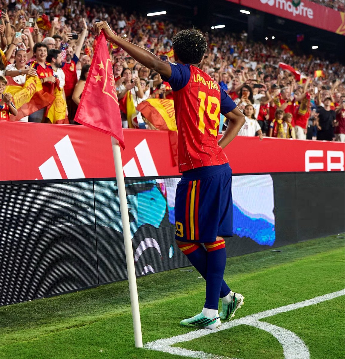 ReshadRahman's tweet photo. 🕰️ 1:48: Goal against England 
🕰️ 1:40: Goal against Croatia

The quickest player in Spanish football history to score in back-to-back games 🇪🇸⚡️ https://t.co/fkJ7zmF7zK