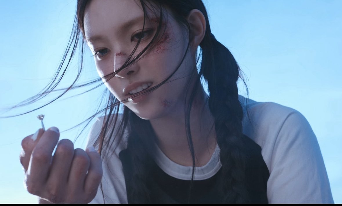 _lovebase_'s tweet photo. Why does Yunah look like she’s about to ask if you’re alive ? https://t.co/6vzBnptwWv
