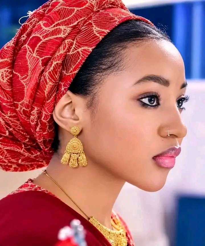 AAfatimayola's tweet photo. I need a poor boyfriend any One?💔 https://t.co/V2jYzcPe13