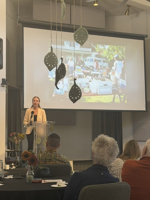 CruzDefender's tweet photo. Public Defender Heather Rogers was honored to speak at Saturday's Conflict Resolution Center of Santa Cruz County's 40th anniversary celebration. Congratulations, CRC! 🌳

#RootedInCommunity #RestorativeJustice #SantaCruzCounty https://t.co/PT3iCS6HWj