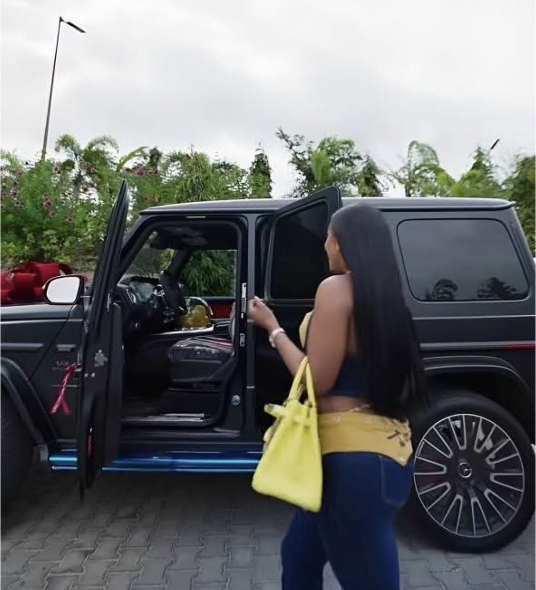 instablog9ja's tweet photo. BBN's Mercy Eke takes delivery of a Benz G63 for her birthday https://t.co/JL9CKlfbF5