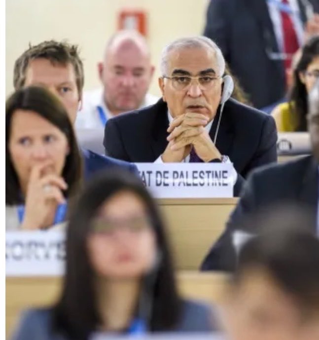 PalestineUNOG's tweet photo. بعثة دولة فلسطين لدى الأمم المتحدة في جنيف تشارك في إحاطةالأونروا وتؤكد ضرورة تعزيز الدعم السياسي والمالي للوكالة

شاركت بعثة دولة فلسطين لدى الأمم المتحدة في جنيف في الإحاطة التي قدمتها السيدة أنطونيا دي ميو، نائبة المفوض العاملوكالة الأمم المتحدة لإغاثة وتشغيل لاجئي فلسطين في الشرق الأدنى(الأونروا) للدعم ال��ملياتي، بشأن أوضاع الوكالة وتحدياتها التشغيلية والمالية.

استعرضت السيدة دي ميو التداعيات الخطيرة للتشريعات والانتهاكات الإسرائيلية التي تستهدف الأونروا في الأرض الفلسطينية المحتلة، وماتفرضه من قيود على عمل الوكالة، بما في ذلك عدم إصدار تأشيرات دخول موظفين  الدوليين. وأشارت إلى أن الأونروا تواصل تقديم خدماتها عبر نحو14 ألف موظف وموظفة محليين في الأرض الفلسطينية المحتلة، رغم الظروف الانسانية والأمنية بالغة الصعوبة.

كما تناولت الأوضاع الكارثية في قطاع غزة، وتصاعد ارهاب المستوطنين والانتهاكات في الضفة الغربية، بما فيها القدس الشرقية، والتي أثرت مباشرة في قدرة الوكالة على الوصول إلى اللاجئين الفلسطينيين وتقديم الخدمات  الصحية والتعليمية والإغاثية. وأكدت أن الاعتداءات والقيود المفروضة على الوكالة لا تستهدف عملياتها فحسب، بل تمس قدرة منظومةالأمم المتحدة الأوسع على الاستجابة للاحتياجات الإنسانية.

في مداخلته، ثمن السفير ابراهيم خريشي، المراقب الدائم لدولة فلسطين لدى الأمم المتحدة، الجهود الكبيرة التي تبذلها الوكالة لتنفيذ توصيات الاصلاحات  الواردة في تقرير كولونا، بما يعزز معايير النزاهة والحياد والمساءلة في عمل الوكالة. وأشار الى متابعة دولة فلسطين باهتمام كبير للمؤتمر الوزاري الذي عقد  الخميس الماضي في نيويورك، وأعرب عن التقدير للالتزامات الجديدةالتي أعلنتها بعض الدول. 

ودعا خريشي جميع الدول إلى زيادة دعمها للأونروا، ولاسيما في ضوء الظروف الحرجة التي تضطلع فيها الوكالة بعملياتها وخدماتها المتعددة.

وأكد أن عمل الأونروا يجري في ظل الوضع الكارثي في قطاع غزة، الناجم عن الإبادة الجماعية المتواصلة، وفي ظل سياساتالتطهير العرقي والتهجير القسري في الضفة الغربية، بما فيها القدس الشرقية. 

وشدد على أن دور الأونروا، في مواجهة هذه التحديات غيرالمسبوقة، يظل محورياً ولا غنى عنه. وإن استمرار الدعم الدولي السياسيوالمالي للوكالة يشكل ضرورة ملحة لتمكينها من الوفاء بولايتها وتقديم الخدمات الأساسية والحيوية للاجئي فلسطين، وصون كرامتهم وحقوقهم وعلى راسها حق الشعب الفلسطيني في تقرير المصير.

وشارك في النقاش عدد واسع من وفود الدول، من بينها تركيا، وباكستان،ولبنان، والمملكة المتحدة، وكندا، والعراق�� والبرازيل، والجزائر، ومصر، والهند،ومنظمة فرسان مالطا. وجددت الوفود دعمها للأونروا ولدورها الأساسي في توفير الخدمات والحماية للاجئين الفلسطينيين، ودعت إلى تأمين الدعم السياسي والمالي المستدام للوكالة.