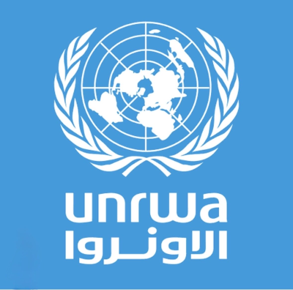 PalestineUNOG's tweet photo. بعثة دولة فلسطين لدى الأمم المتحدة في جنيف تشارك في إحاطةالأونروا وتؤكد ضرورة تعزيز الدعم السياسي والمالي للوكالة

شاركت بعثة دولة فلسطين لدى الأمم المتحدة في جنيف في الإحاطة التي قدمتها السيدة أنطونيا دي ميو، نائبة المفوض العاملوكالة الأمم المتحدة لإغاثة وتشغيل لاجئي فلسطين في الشرق الأدنى(الأونروا) للدعم ال��ملياتي، بشأن أوضاع الوكالة وتحدياتها التشغيلية والمالية.

استعرضت السيدة دي ميو التداعيات الخطيرة للتشريعات والانتهاكات الإسرائيلية التي تستهدف الأونروا في الأرض الفلسطينية المحتلة، وماتفرضه من قيود على عمل الوكالة، بما في ذلك عدم إصدار تأشيرات دخول موظفين  الدوليين. وأشارت إلى أن الأونروا تواصل تقديم خدماتها عبر نحو14 ألف موظف وموظفة محليين في الأرض الفلسطينية المحتلة، رغم الظروف الانسانية والأمنية بالغة الصعوبة.

كما تناولت الأوضاع الكارثية في قطاع غزة، وتصاعد ارهاب المستوطنين والانتهاكات في الضفة الغربية، بما فيها القدس الشرقية، والتي أثرت مباشرة في قدرة الوكالة على الوصول إلى اللاجئين الفلسطينيين وتقديم الخدمات  الصحية والتعليمية والإغاثية. وأكدت أن الاعتداءات والقيود المفروضة على الوكالة لا تستهدف عملياتها فحسب، بل تمس قدرة منظومةالأمم المتحدة الأوسع على الاستجابة للاحتياجات الإنسانية.

في مداخلته، ثمن السفير ابراهيم خريشي، المراقب الدائم لدولة فلسطين لدى الأمم المتحدة، الجهود الكبيرة التي تبذلها الوكالة لتنفيذ توصيات الاصلاحات  الواردة في تقرير كولونا، بما يعزز معايير النزاهة والحياد والمساءلة في عمل الوكالة. وأشار الى متابعة دولة فلسطين باهتمام كبير للمؤتمر الوزاري الذي عقد  الخميس الماضي في نيويورك، وأعرب عن التقدير للالتزامات الجديدةالتي أعلنتها بعض الدول. 

ودعا خريشي جميع الدول إلى زيادة دعمها للأونروا، ولاسيما في ضوء الظروف الحرجة التي تضطلع فيها الوكالة بعملياتها وخدماتها المتعددة.

وأكد أن عمل الأونروا يجري في ظل الوضع الكارثي في قطاع غزة، الناجم عن الإبادة الجماعية المتواصلة، وفي ظل سياساتالتطهير العرقي والتهجير القسري في الضفة الغربية، بما فيها القدس الشرقية. 

وشدد على أن دور الأونروا، في مواجهة هذه التحديات غيرالمسبوقة، يظل محورياً ولا غنى عنه. وإن استمرار الدعم الدولي السياسيوالمالي للوكالة يشكل ضرورة ملحة لتمكينها من الوفاء بولايتها وتقديم الخدمات الأساسية والحيوية للاجئي فلسطين، وصون كرامتهم وحقوقهم وعلى راسها حق الشعب الفلسطيني في تقرير المصير.

وشارك في النقاش عدد واسع من وفود الدول، من بينها تركيا، وباكستان،ولبنان، والمملكة المتحدة، وكندا، والعراق�� والبرازيل، والجزائر، ومصر، والهند،ومنظمة فرسان مالطا. وجددت الوفود دعمها للأونروا ولدورها الأساسي في توفير الخدمات والحماية للاجئين الفلسطينيين، ودعت إلى تأمين الدعم السياسي والمالي المستدام للوكالة.