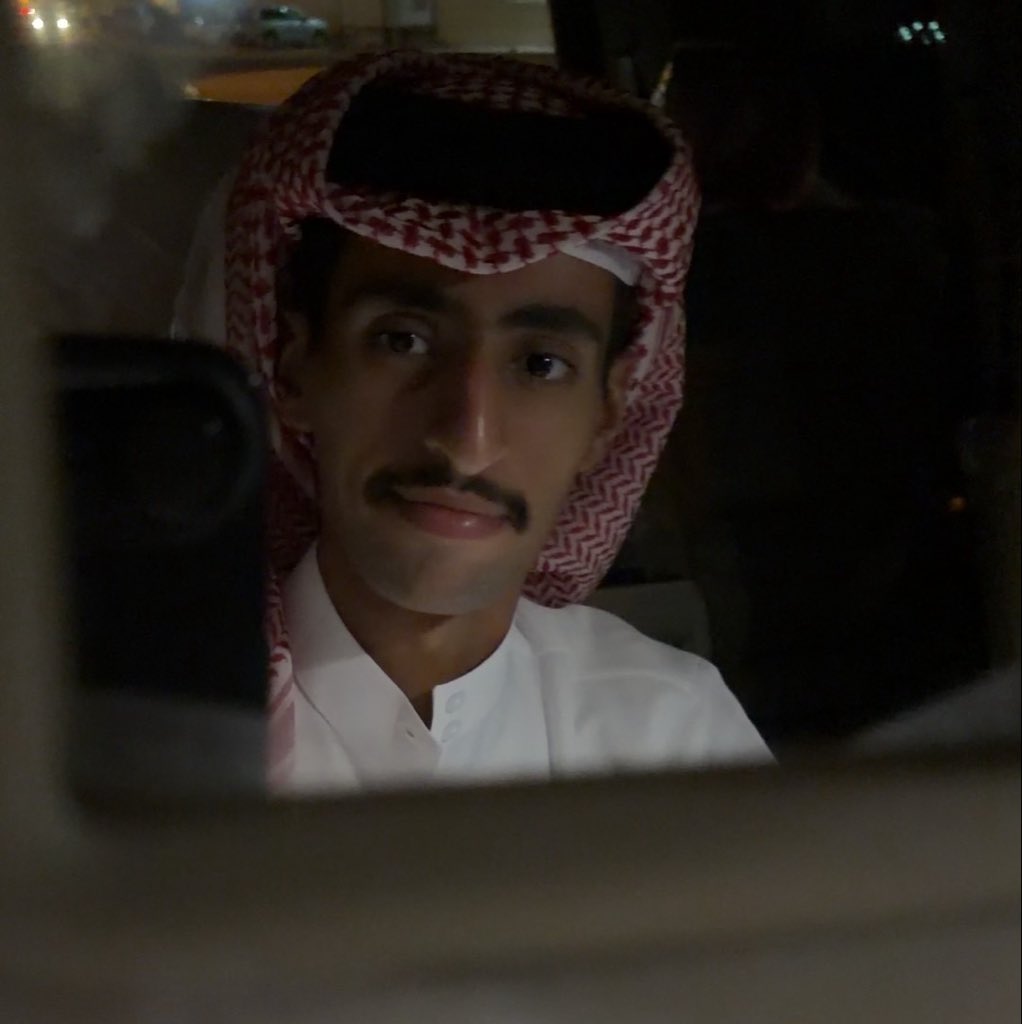 jj9f's tweet photo. ياونيسة قلبي العفو قدر المستطاع
والعذر فـ الحب قسّم الطليق مْن الأسير

الوساع اللي مضاريبها فيني وساع
من رضى بدموعها الغالية مافيه خير

حبك اللي كف نفسي عن دروب الضياع
لايوردني على الموت فـ الفصل الأخير

 كِثر خيرك في فقيرٍ لقى الدنيا متاع
واغتنى من بعد حبك وصار "أغنى فقير" https://t.co/jJixJPY0BM