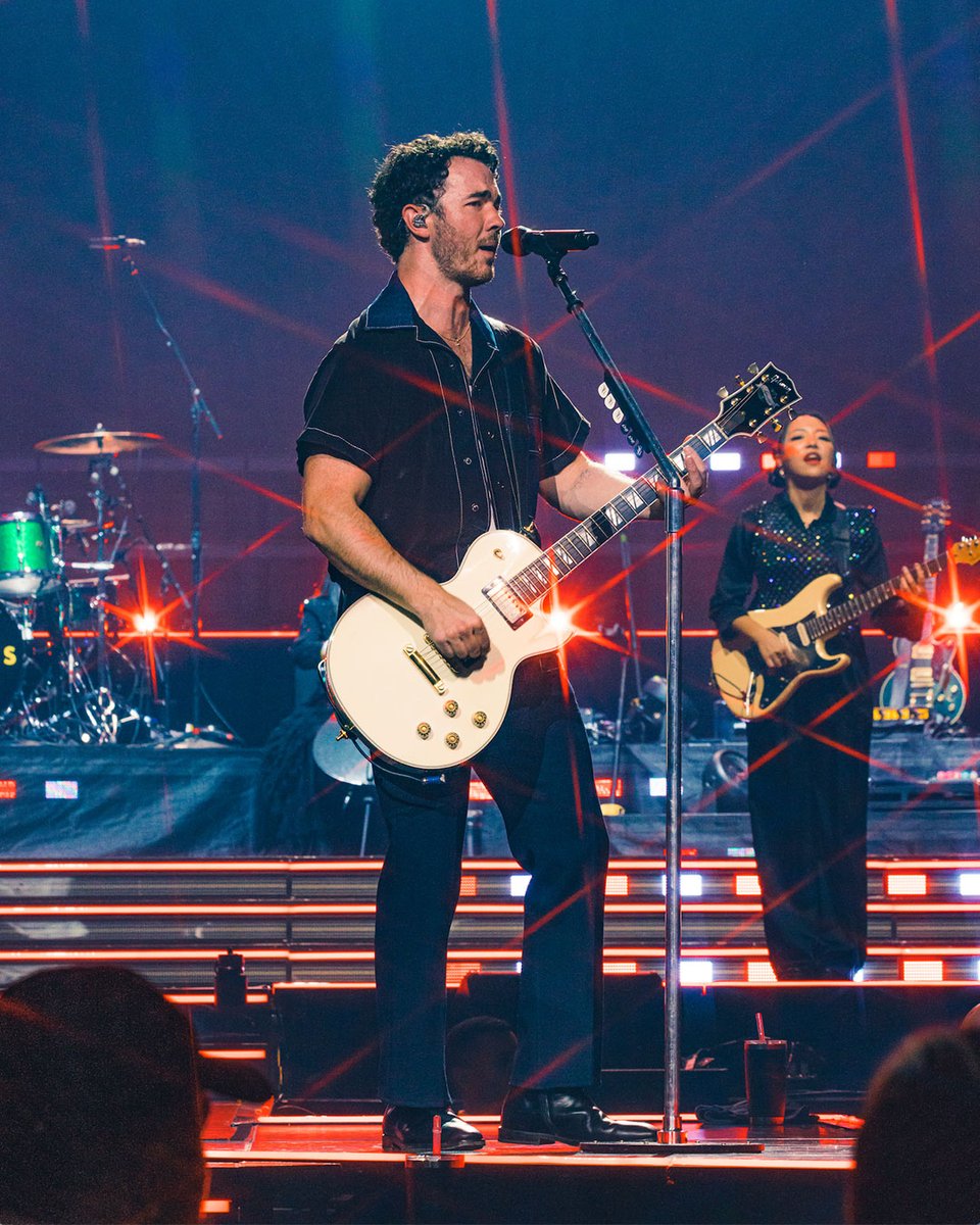 KaseyaCenter's tweet photo. Throwing it back to October 2023 with the Jonas Brothers at Kaseya Center. 🔥

They're back this October with the Burnin' Up Tour All Over Again. Get your tickets now - https://t.co/Nq39yRzG43 https://t.co/PP5sVP9N7s