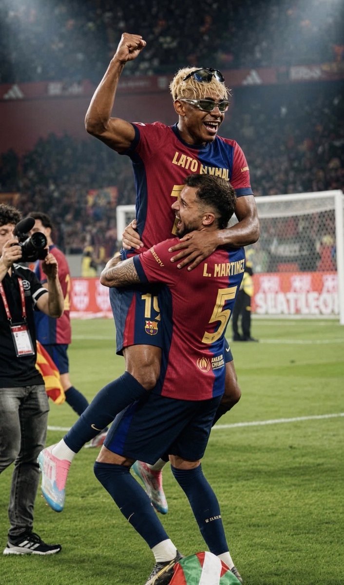 InigoMartinez5's tweet photo. El mejor del mundo sin duda alguna!🔥⚽️🫂 https://t.co/jv4NvNapC6