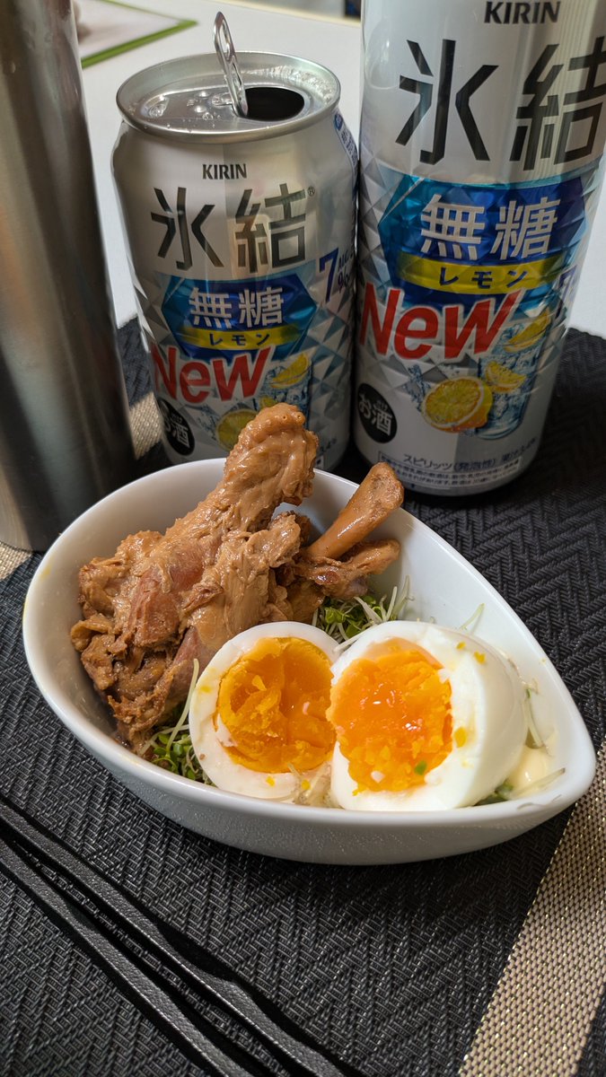 hitori_gohan69's tweet photo. おはようございます♪　昨夜の…
#酒のアテ　#ヘルパー　#晩酌

🐓手羽元煮🐓　味玉🐣　スプラウト🥦→チビチビ酒のアテ🍺

　　　良き水曜日を〜💫☔… https://t.co/XEX6sUCEPq