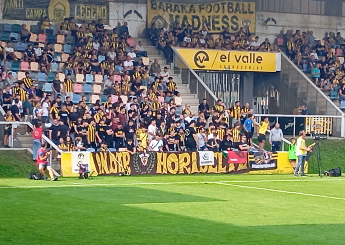 indar_horibeltz's tweet photo. BARAKALDO CF - Aviles https://t.co/53xyy0snho