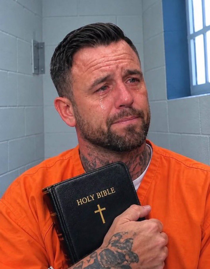 AndyPlumb4's tweet photo. Our Danny, who art in prison
Shallow be thy game
Thy Kingdom’s scum
Thy jobless bum
No way you’ll ever reach Heaven
Your bestie’s on the beg
For supporters bread
Led blindly into the grift
For thy art both conmen
Thy whine in the big house 
In tears both of you doused

Amen https://t.co/187ISwjS61