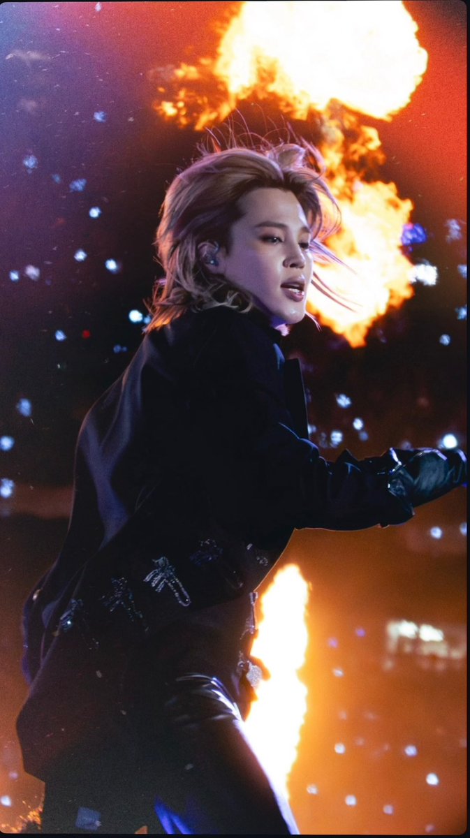 jiminchapters's tweet photo. omg these Jimin pictures are so ethereal 🔥 https://t.co/l55DyZqVSV