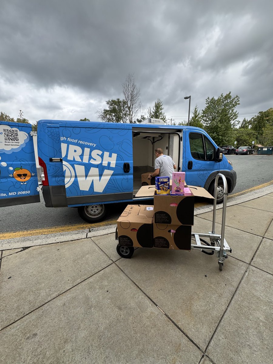 ArcolaES_CSL's tweet photo. Thank you @NourishNow for delivering snacks for our students can concentrate on academics and not hunger. We appreciate your partnership with Arcola. Thanks for all you do to keep our students nourished. https://t.co/Gjgw6a2AYq