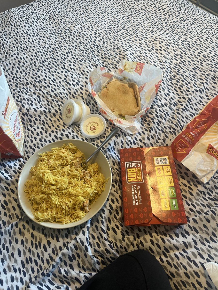 cherrycat33's tweet photo. This meal put me off pepes for the rest of my life https://t.co/hc4pNFRFEv
