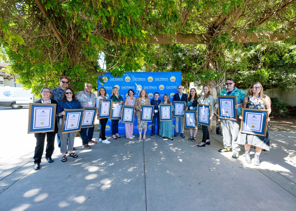 CruzDefender's tweet photo. Our Public Defender was honored to be named a Mental Health Hero at Assemblymember Gail Pellerin's Care Fair this weekend. She accepts this recognition on behalf of the whole team at the Santa Cruz County Public Defender's Office. 
#MentalHealthMatters #HolisticDefense https://t.co/3HOSViX2Rx