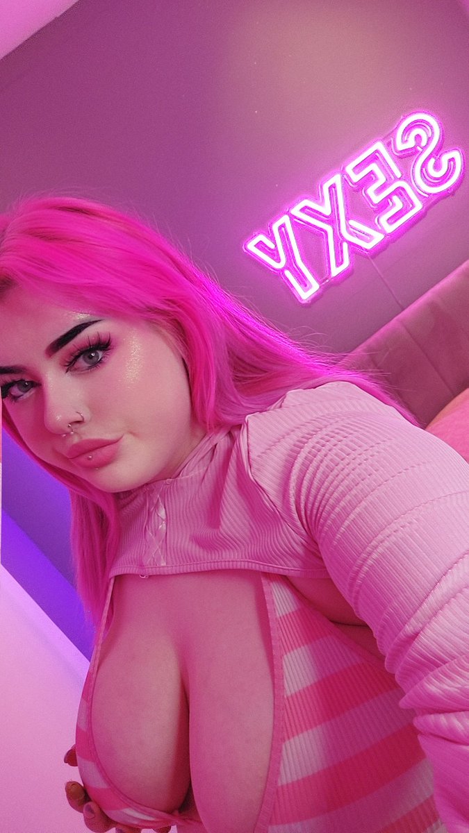 sillyhoneyyy's tweet photo. Bunny girl is back! For this stream 😋 @BabestationCams

#hugetits #bbw #camgirl #cosplay #nsfwtwtًً https://t.co/VGb6Xbu7hl
