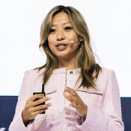 SolanaFloor's tweet photo. 🚨JUST IN: @VelocityDEX, formerly Drift, co-founder @cindyleowtt is stepping down after five years as CEO. 

The announcement follows Velocity’s public relaunch after the $285M hack in April. https://t.co/VwSmvaC7ym