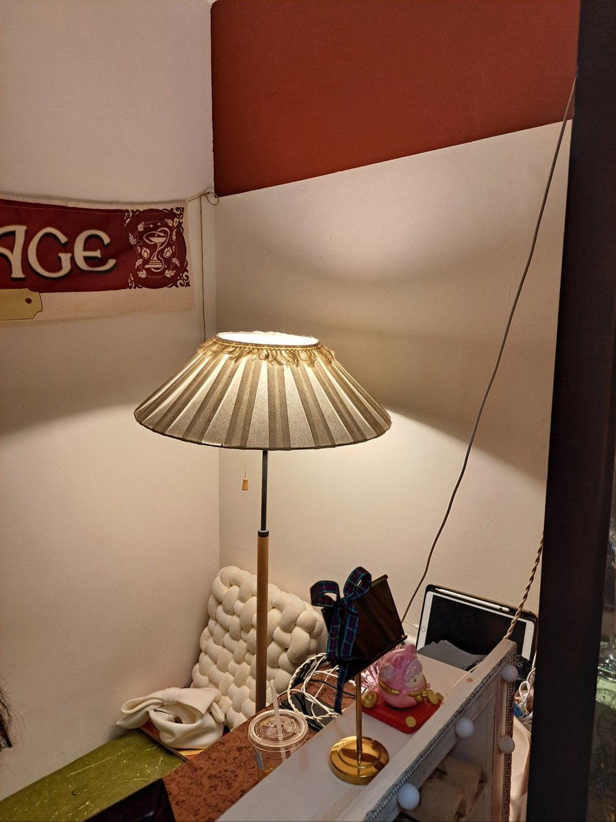 LewisLeiferman's tweet photo. Organizé mis objetos viejos hoy y encontré recuerdos increíbles que había olvidado. Un pequeo orden, una gran felicidad!， https://t.co/1wu0IlPTsQ