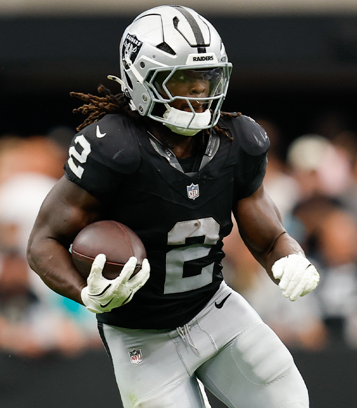 Underdog's tweet photo. Ashton Jeanty and Trent Richardson through the first 20 games of their careers:

Jeanty                     Richardson
329            CAR            349
1,181           YDS         1,206
3.5              YPC              3.5
12                TDs                14 https://t.co/x1guHoAnPy