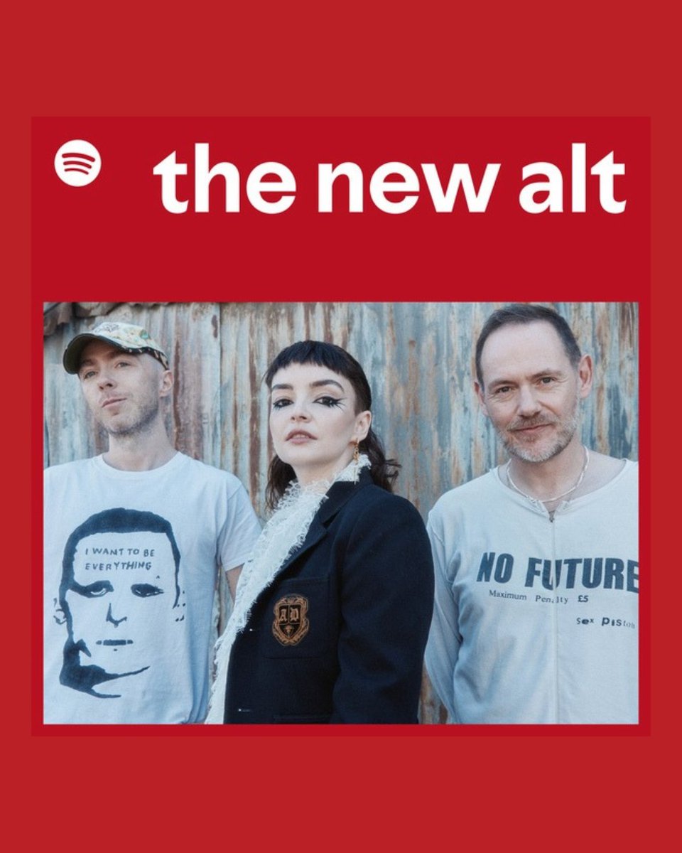 CHVRCHES's tweet photo. We've really started. Thank you for the all the Roses loVe. https://t.co/j2BpBnvgT0