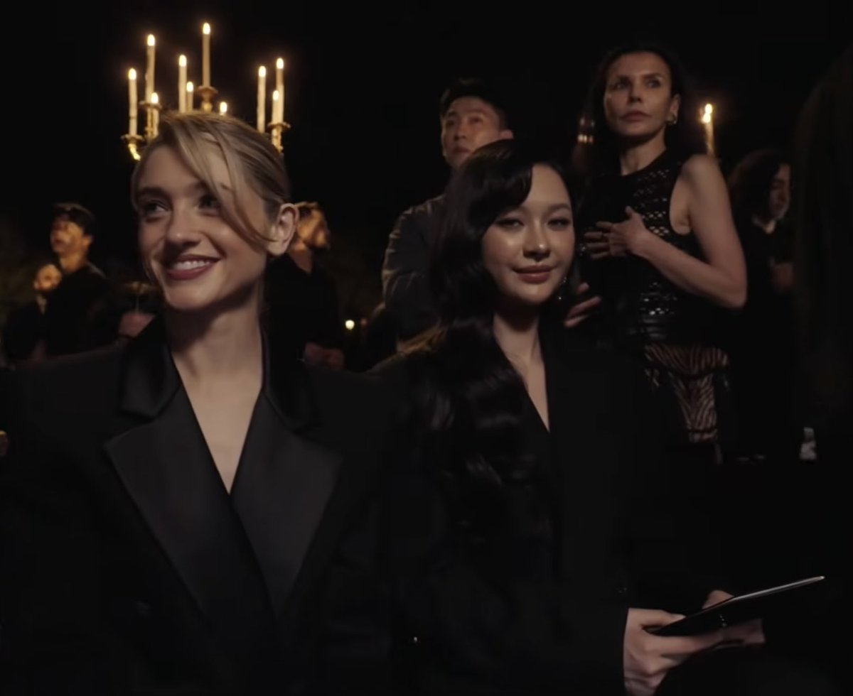 luverruks's tweet photo. MILK SITTING NEXT TO NATALIA DYER SHUT UPPP

MILK PANSA SHINE PFWSS27
#YSLxMilkPansa https://t.co/7kXKQZKbg9