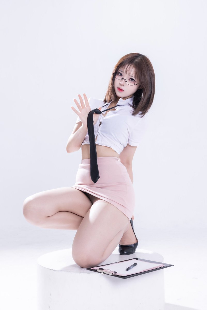 advanceInstitue's tweet photo. 啊啊啊再也不拍私房照啦拍完了就被摄影师凿了 #女高 #反差 #母狗 #私房照 https://t.co/5nIWv8Nzhu