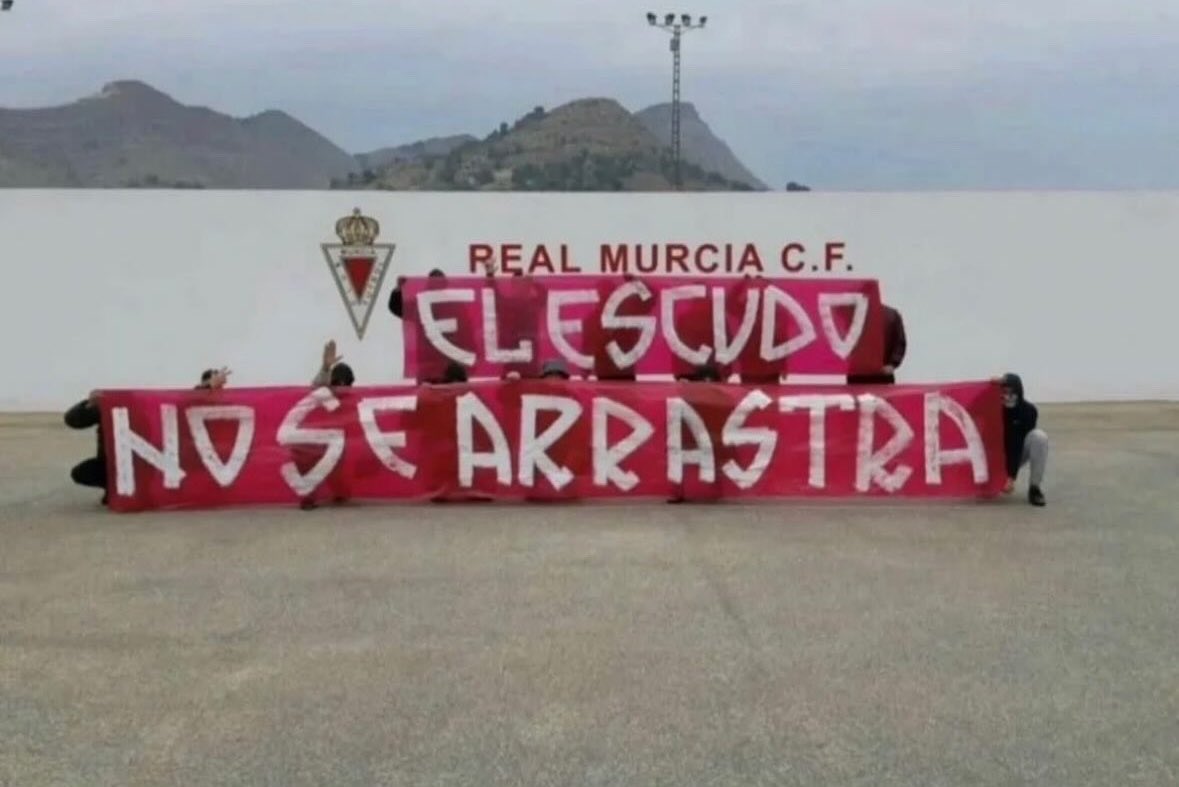 DstoDst's tweet photo. @RMurciaOffender @minaad04 Lo más notable de tu vida. Has pensado a ponerte a currar pedazo de lastre? https://t.co/lnwfaZJsQJ