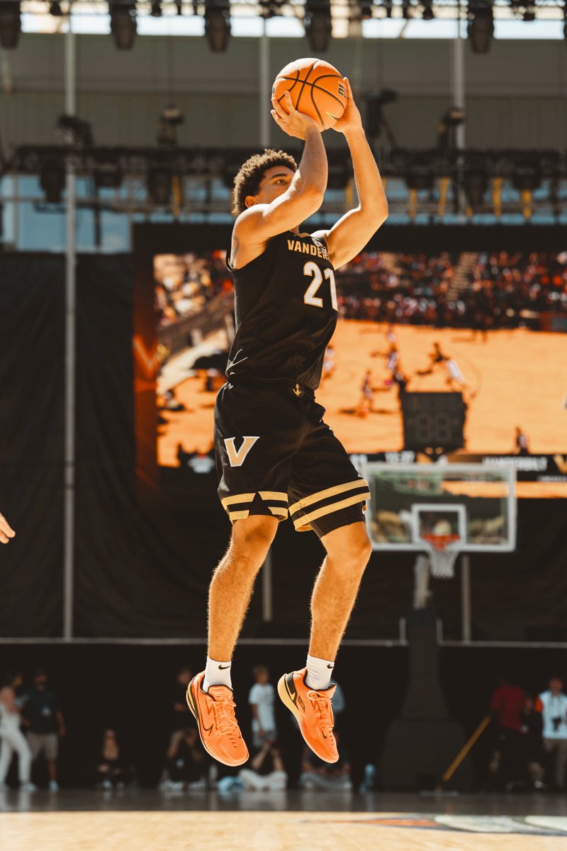 TheLinkUNIL's tweet photo. THE COMMODORES CAME TO PLAY. ⚓️🏀
Vanderbilt showed out in Charleston, picking up the first-ever win at TheLinkU Invitational.
History made. Moments captured. 📸
#TheLinkUInvitational #TheLinkU #VanderbiltBasketball #CollegeBasketball #ncaabasketball https://t.co/uwrcxTW44G