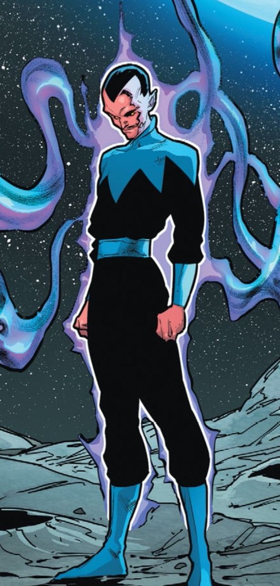 FrozenBubble69's tweet photo. I like that the blue outfit became Sinestro's regular clothes when not wearing a Lantern ring. So we still get both. https://t.co/ceuuPkXoCN