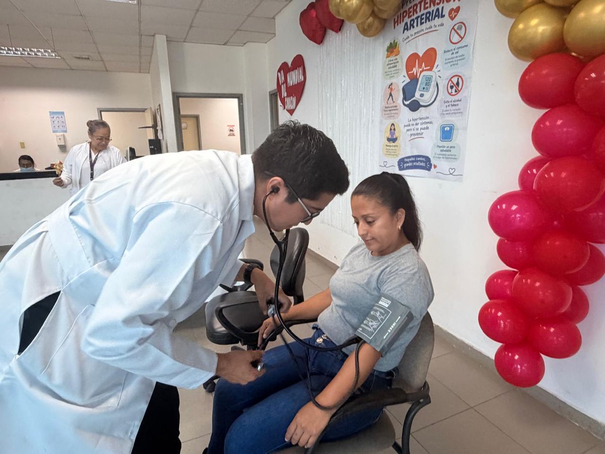 HUniversitarioG's tweet photo. 💓 Hoy compartimos una charla sobre hipertensión y la importancia del control prenatal para cuidar el corazón de mamá y bebé.
También realizamos una jornada gratuita de toma de presión arterial.
¡Gracias a todos los que participaron! 🩺 #HUGContigo https://t.co/FwFSDbHxhq