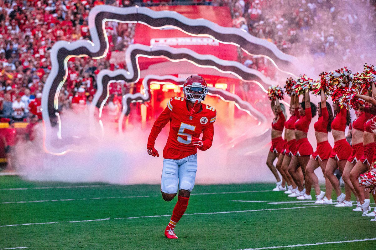 PFF's tweet photo. Highest graded CBs in man coverage this season

Mansoor Delane         93.8
Kristian Fulton             92.8
Nohl Williams               91.8
Trent McDuffie            90.9
Travis Hunter               90.3 https://t.co/4Tv5R4kLLU