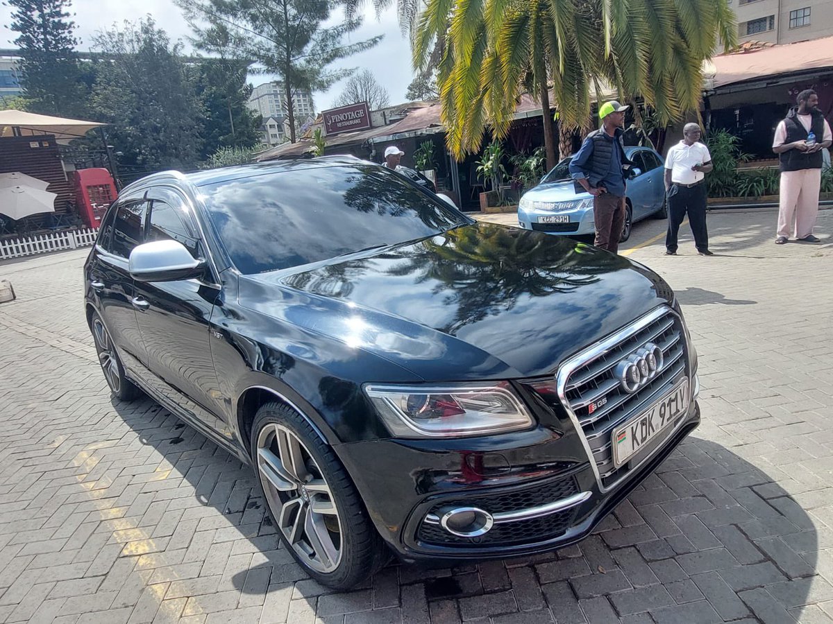 KevMbugz's tweet photo. Mkujie hizi wadau mambo imesimama tisti!

2020 Landrover Discovery V at KES 10,499,000/=

2018 SUBARU WRX S4 — 300 PS TURBO AWD PERFORMANCE at KES 2,999,000/=

2015 Audi SQ5 V6 Petrol at KES 3,799,000/=

2019 Mazda CX5 XD-L at KES 3,299,000/=

☎️Call/Whatsapp 0796943616 to order. https://t.co/MF1ulN09Wi