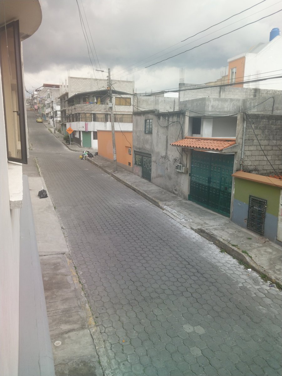 antoni_ec's tweet photo. @EmAseoQuito Ya más de las dos de la tarde y no pasa el basurero cuando se supone pasa de 8 a 9 de la mañana @pabelml @teleamazonasec @comunidadquito barrio San Blas 2, parroquia Quitumbe https://t.co/HikNdCeI3j
