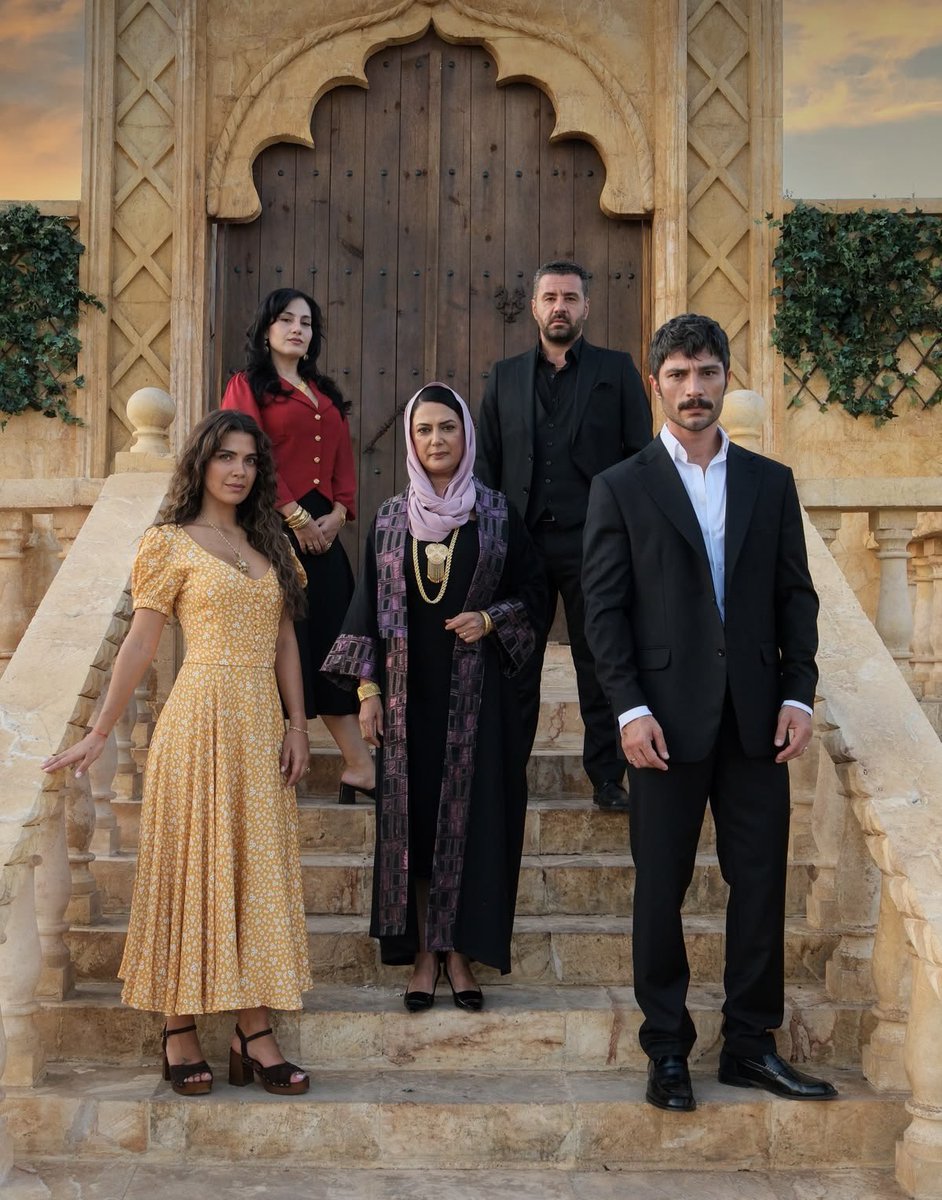 tvdiizidunyasi's tweet photo. Bu perşembe kimselere söz vermiyoruz #HalefKöklerinÇağrısı bomba gibi geliyor 👌 https://t.co/6I7CbezLtP