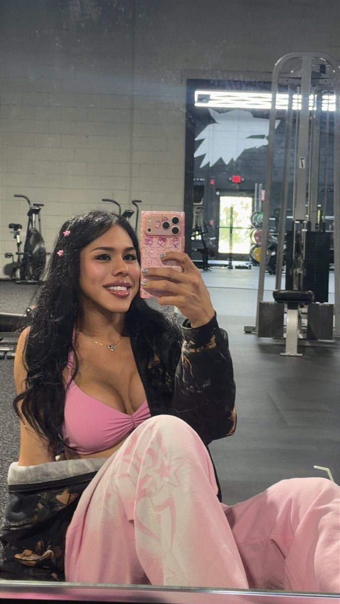 MelinaLeon__xo's tweet photo. Did you go the gym today ? 💗😊 #fitnessaddict #gymer #gymmotivation #fitnesss #newjersey #gym #workoutoftheday https://t.co/vsjJzKCd6S