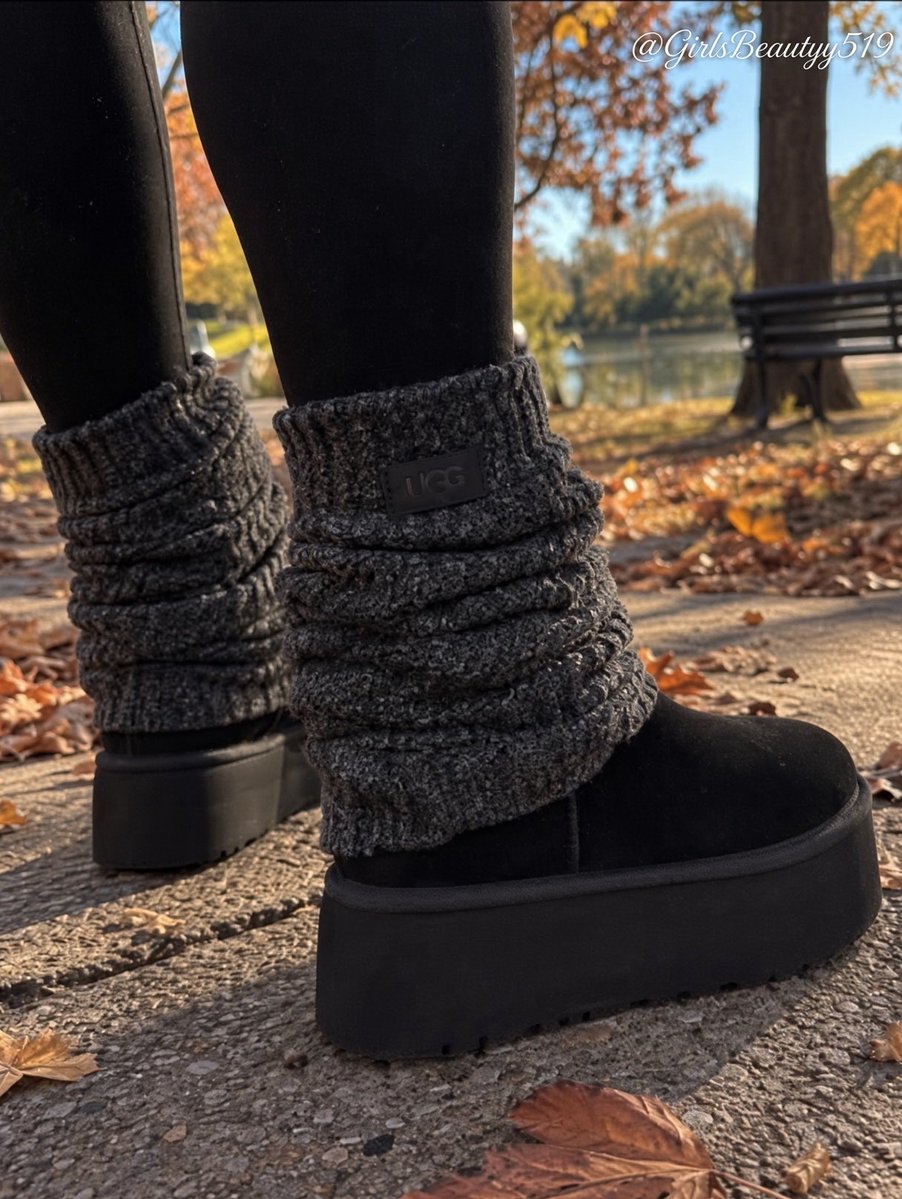 GirlsBeautyy519's tweet photo. okay but how is anyone supposed to pick ONE color?! 🍁🍂 ugg really did the damn thing for autumn

i want erry pair 😭😍 https://t.co/EJerWNIKtr