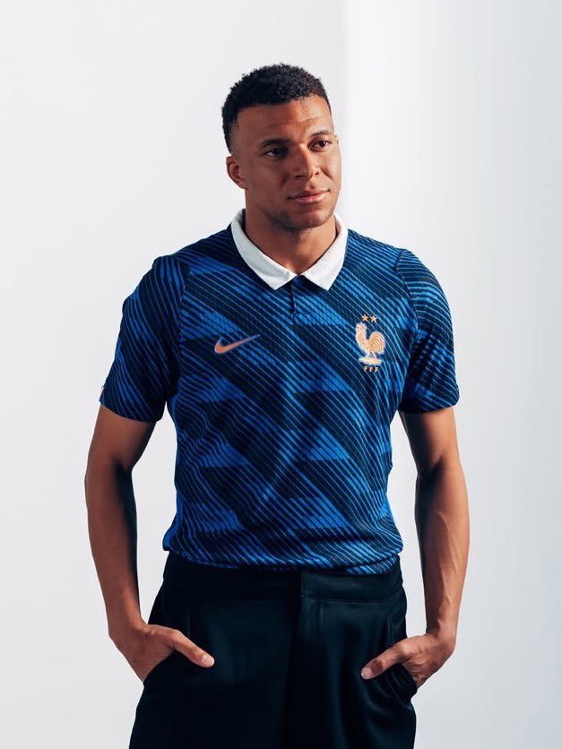 honeymbappe's tweet photo. LORD HAVE MERCY #NEEDTHAT https://t.co/WefTj4x9g0
