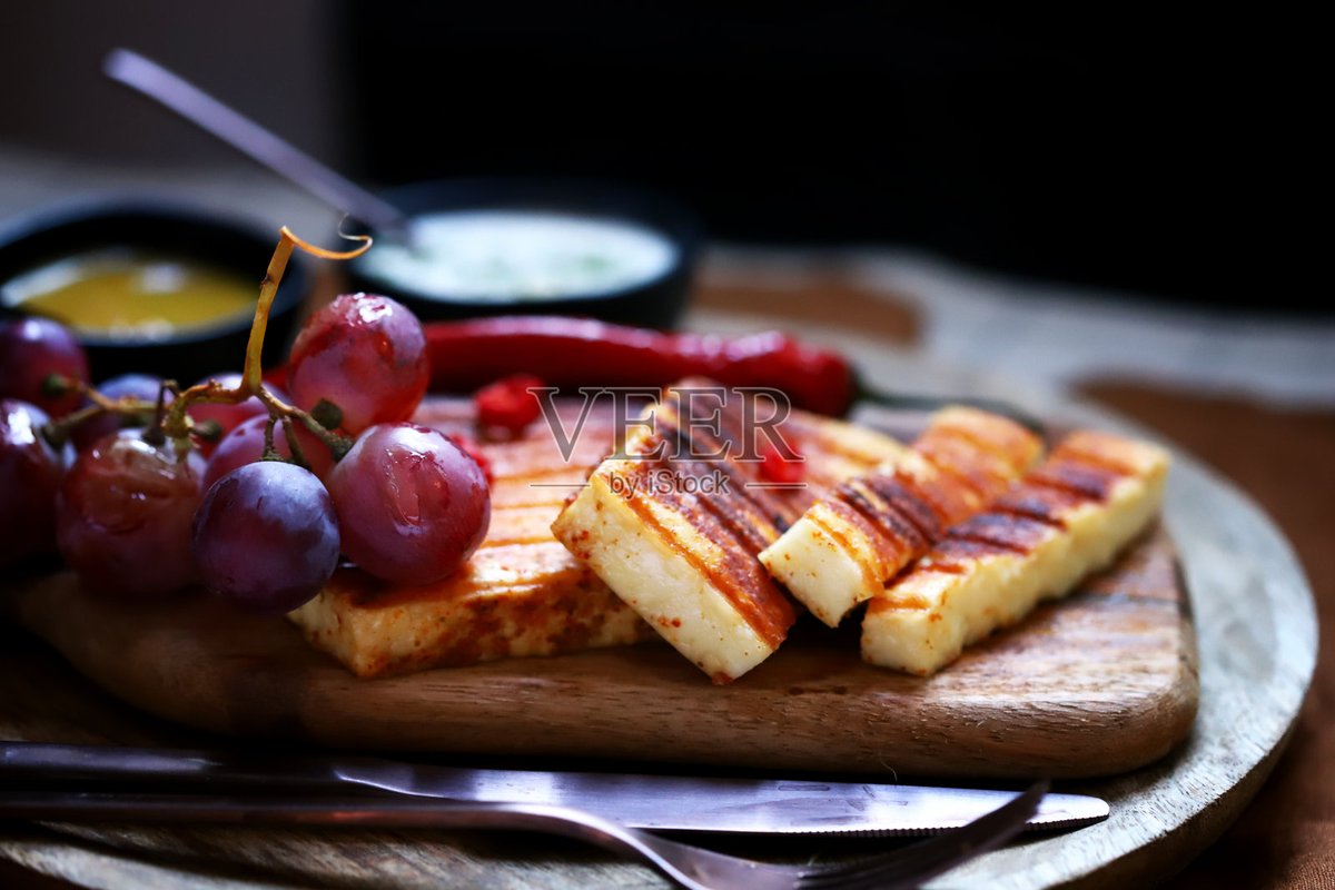 EdenConstawaq's tweet photo. Testeamos el queso manchego artesano DOP! Sabor intenso, textura cremosa y perfecto para picar o acompaar vinos. 10/10 para amantes del queso!， https://t.co/hQRR0qjh4E