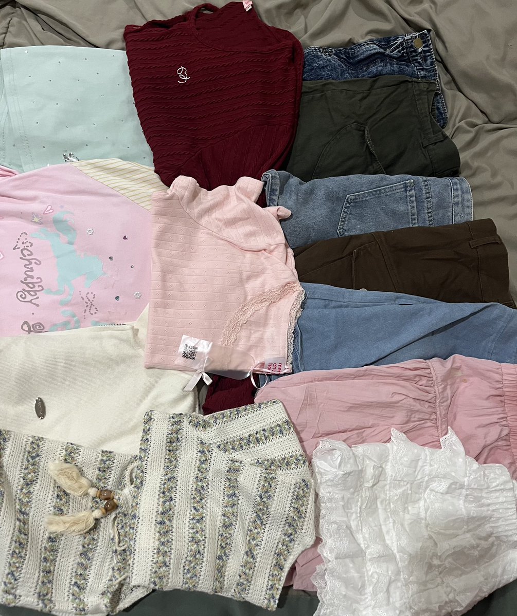 nnssssam's tweet photo. ตลาดนัดเสื้อผ้ามือสอง
มาค่า สาวอวบก็มี สาวหุ่นดีก็มาา
#เสื้อผ้ามือสอง #เสื้อผ้าสาวอวบ #เสื้อผ้าสาวอวบมือสอง 
#ตลาดนัดเสื้อผ้ามือสอง ลงพรุ่งนี้ 12:00 ค้าาาา https://t.co/dAz3HvJtvi